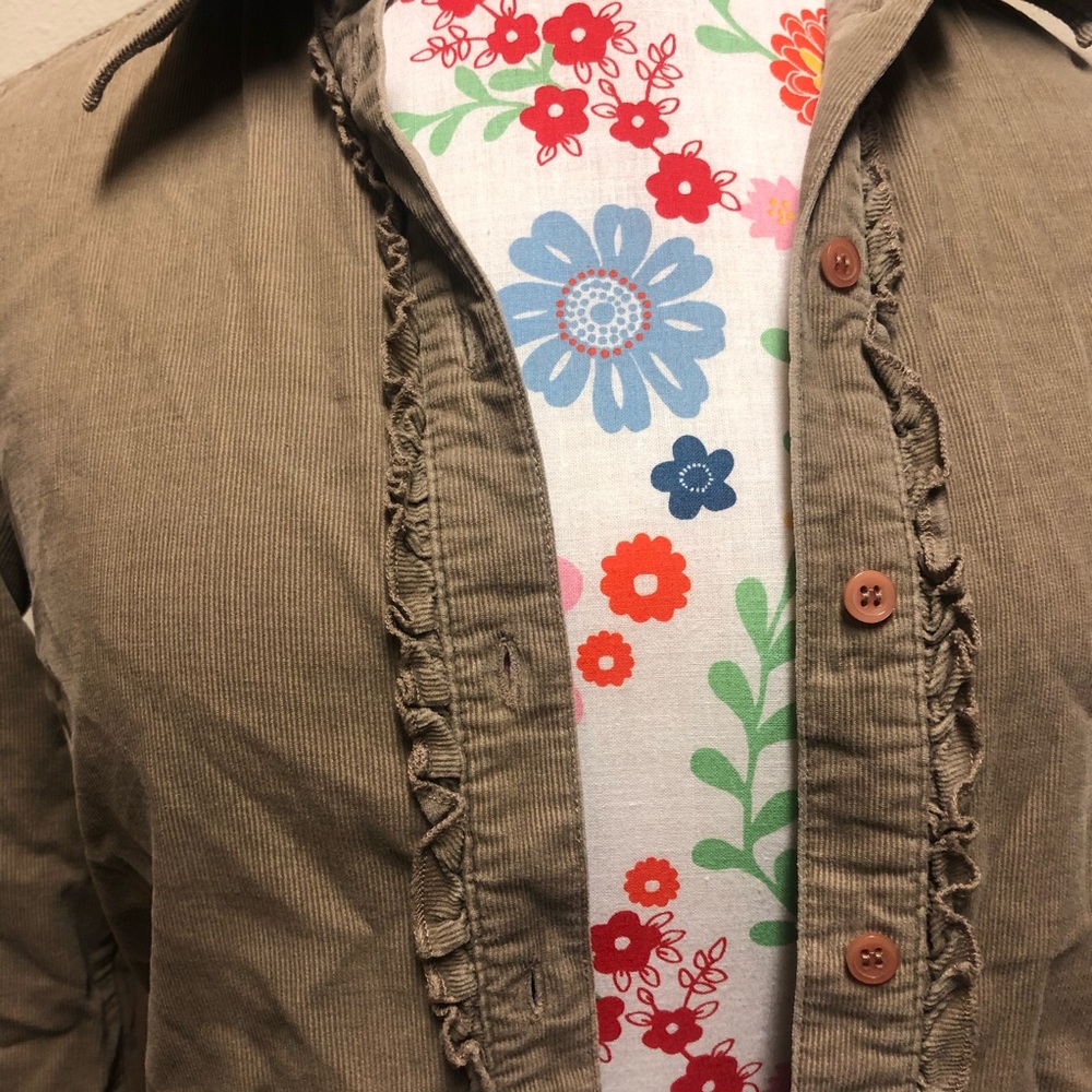Ruffle Ribbed Jacket - Picture 3 of 4